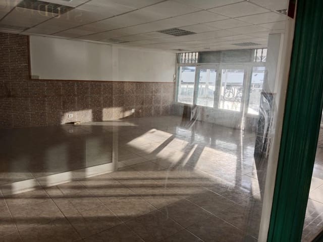 Commercial for sale in San Bartolomé de Tirajana - € 99,000 (Ref: 9893840)