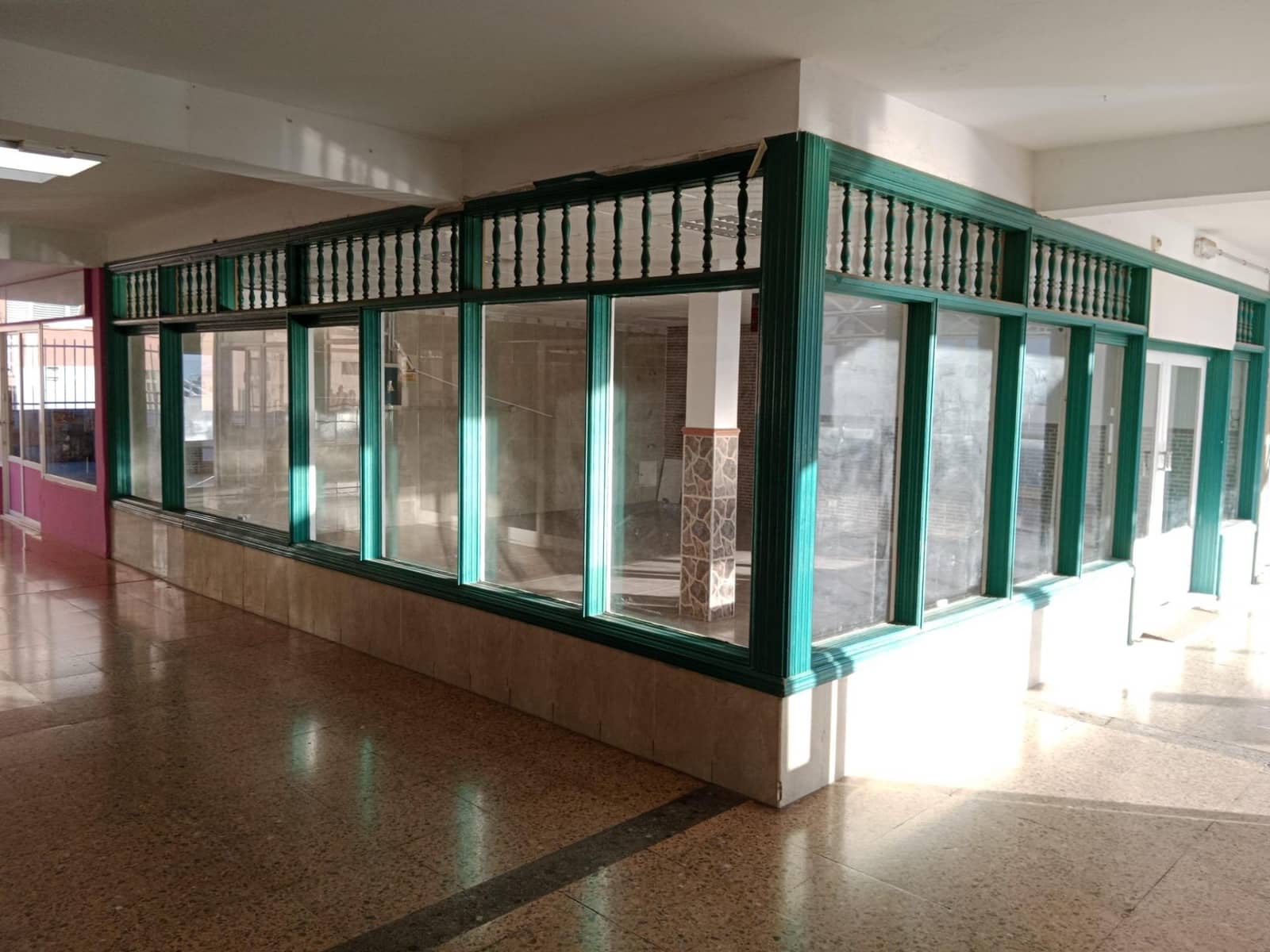 Commercial for sale in San Bartolome de Tirajana - € 99,000 (Ref: 9893840)