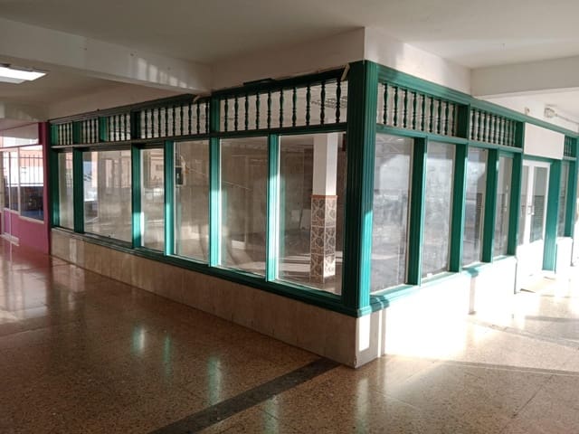 Commercial for sale in San Bartolomé de Tirajana - € 99,000 (Ref: 9893840)
