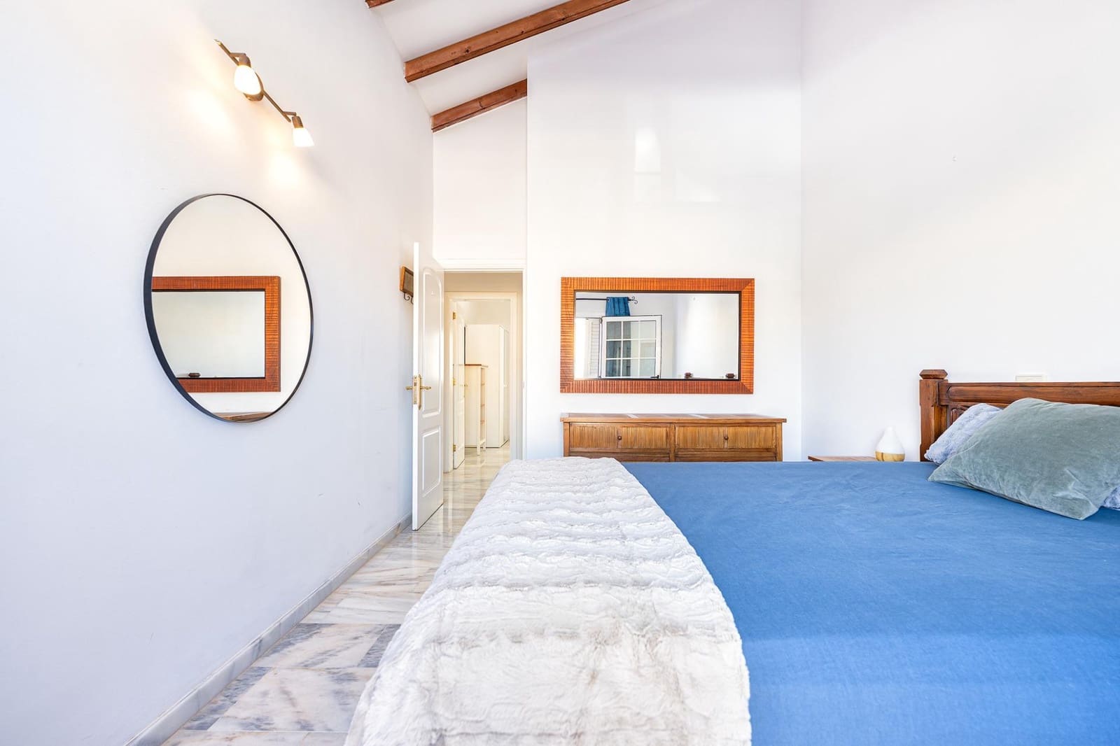 4 bedroom Semi-detached Villa for sale in San Bartolome de Tirajana with garage - € 379,000 (Ref: 9922279)
