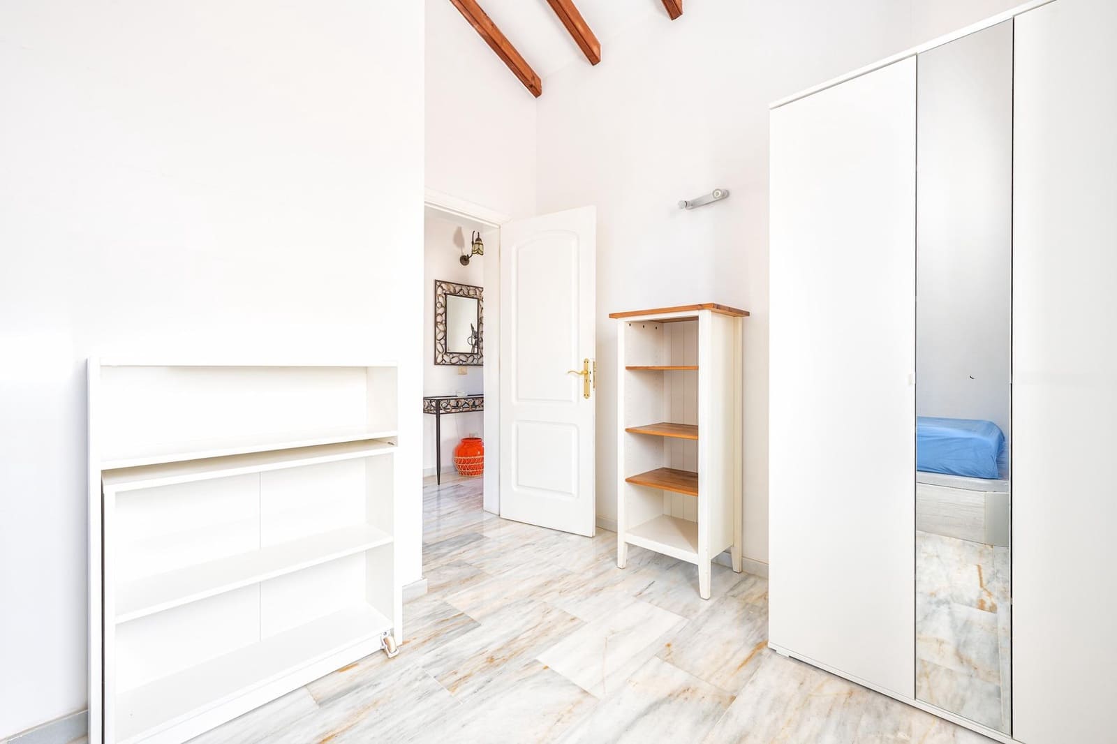 4 bedroom Semi-detached Villa for sale in San Bartolome de Tirajana with garage - € 379,000 (Ref: 9922279)