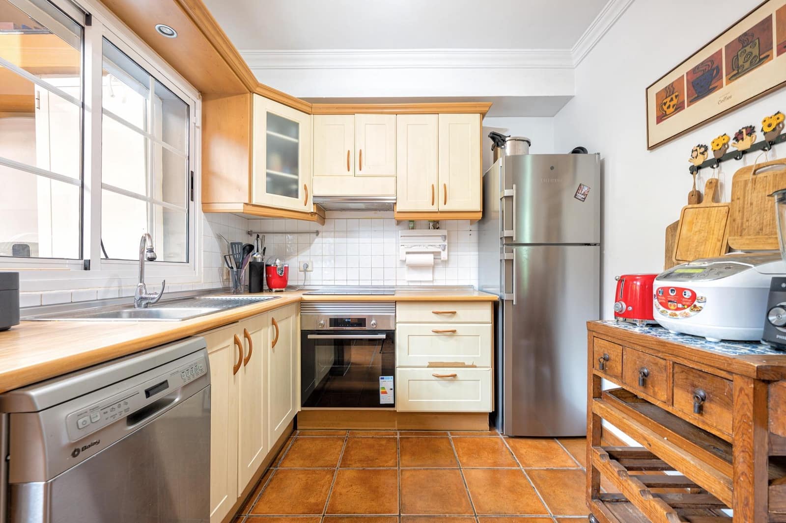 4 bedroom Semi-detached Villa for sale in San Bartolome de Tirajana with garage - € 379,000 (Ref: 9922279)