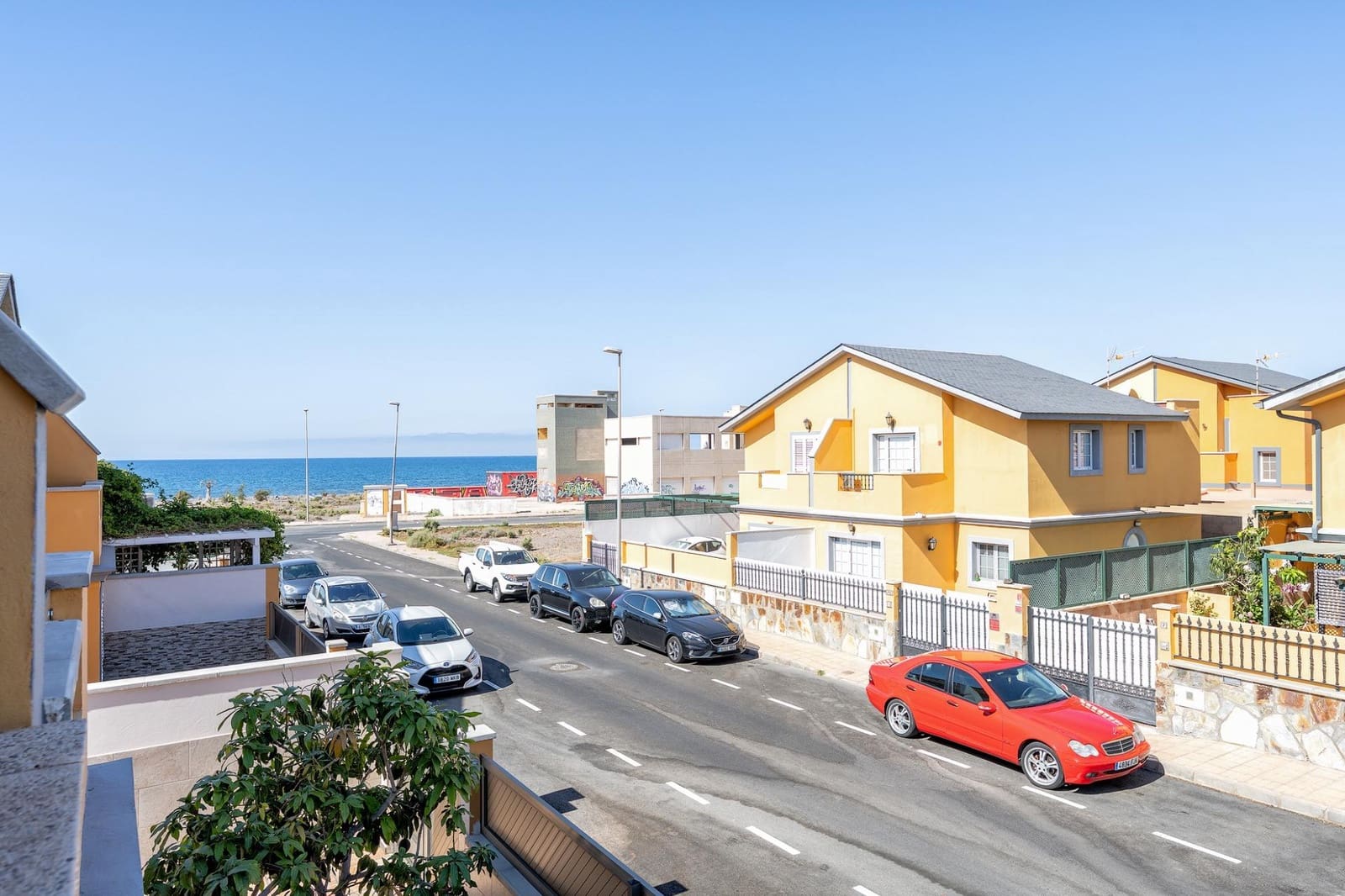 4 bedroom Semi-detached Villa for sale in San Bartolome de Tirajana with garage - € 379,000 (Ref: 9922279)