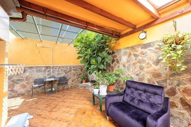 4 sovrum Semi-fristående Villa till salu i San Bartolomé de Tirajana med garage - 379 000 € (Ref: 9922279)
