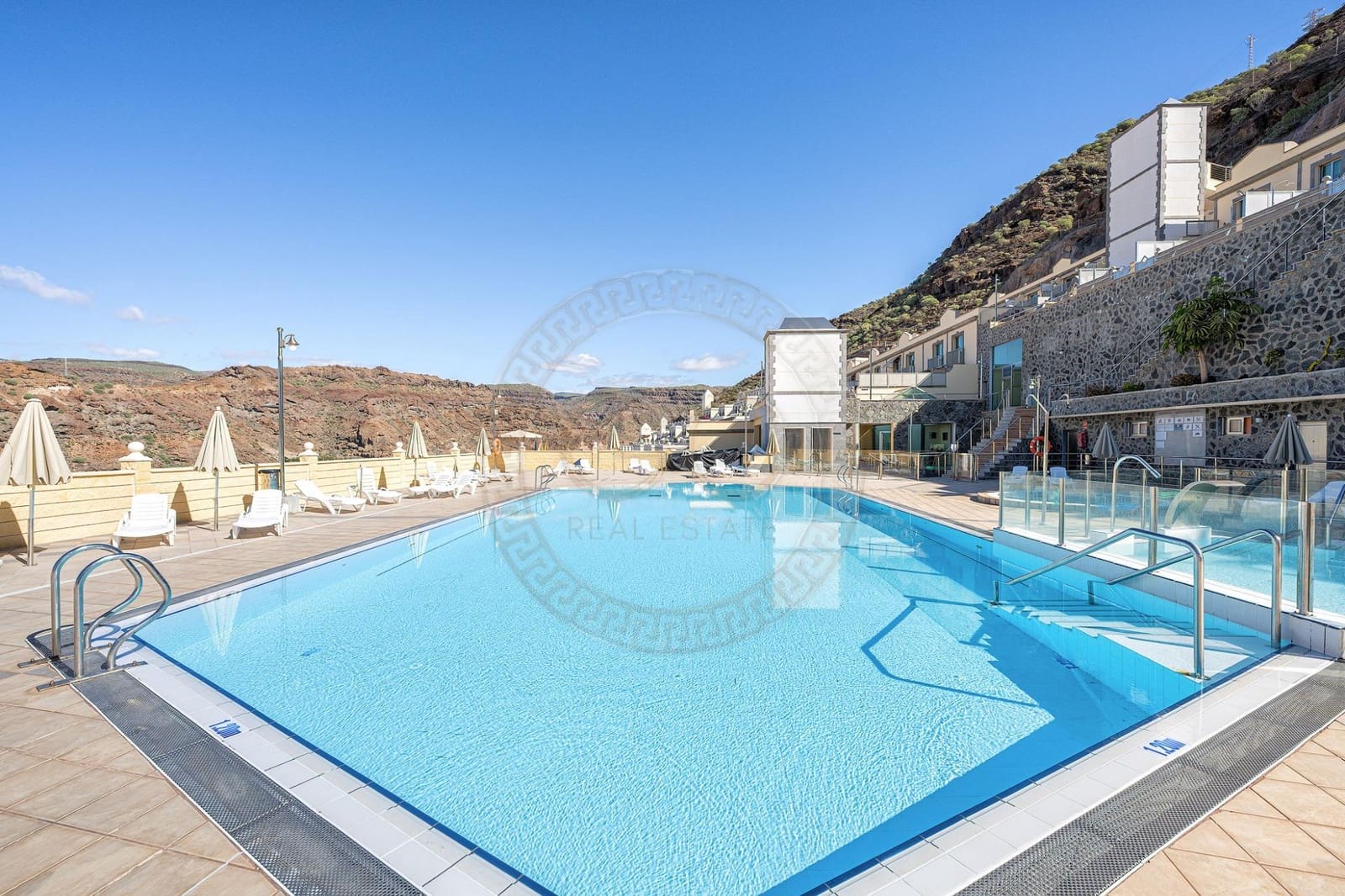 2 quarto Moradia em Banda para arrendar em Puerto Rico com piscina garagem - 1 800 € (Ref: 9938156)
