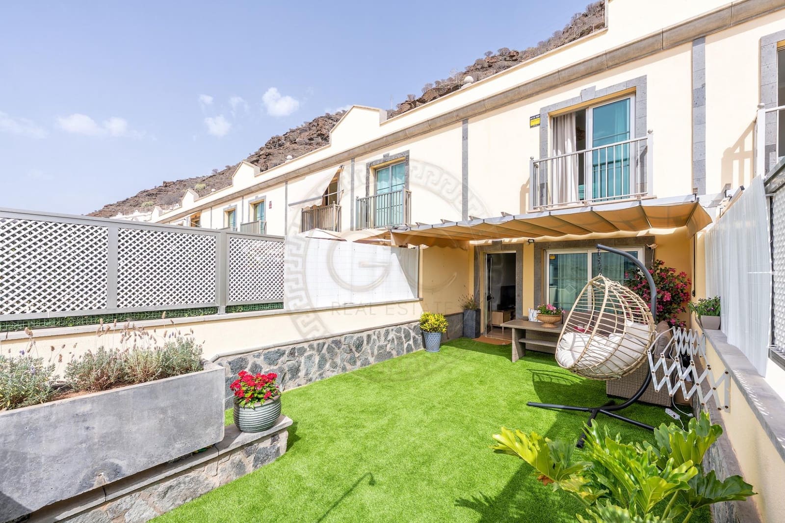 2 quarto Moradia em Banda para arrendar em Puerto Rico com piscina garagem - 1 800 € (Ref: 9938156)