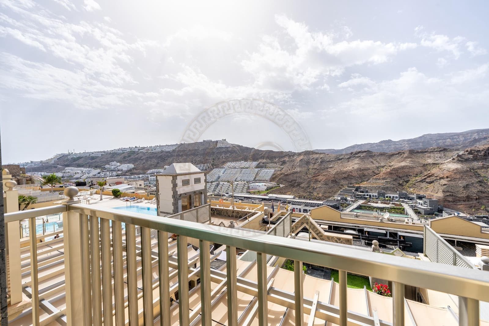 2 quarto Moradia em Banda para arrendar em Puerto Rico com piscina garagem - 1 800 € (Ref: 9938156)