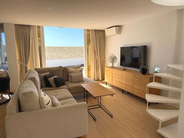Pareado de 2 habitaciones en Playa del Inglés, San Bartolomé de Tirajana en venta con piscina - 1.000.000 € (Ref: 9954216)