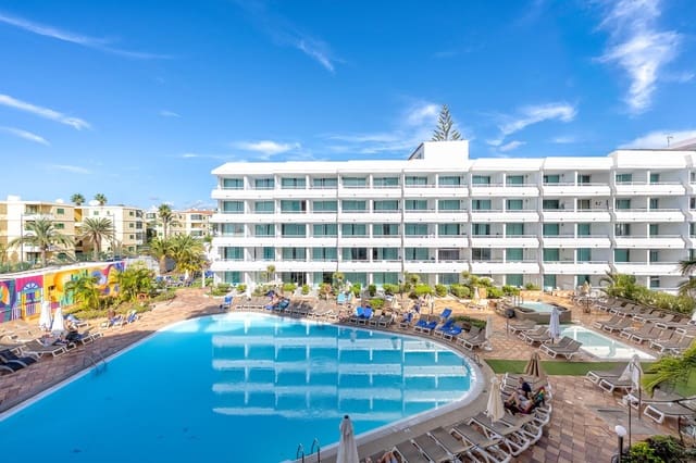 1 bedroom Flat for sale in Playa del Inglés, San Bartolomé de Tirajana with pool - € 199,000 (Ref: 9982978)