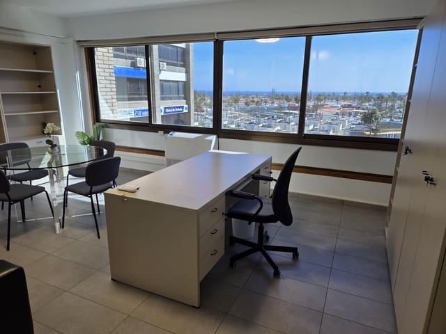 Kontor til leie i Playa del Inglés, San Bartolomé de Tirajana med garasje - € 1 100 (Ref: 9982979)