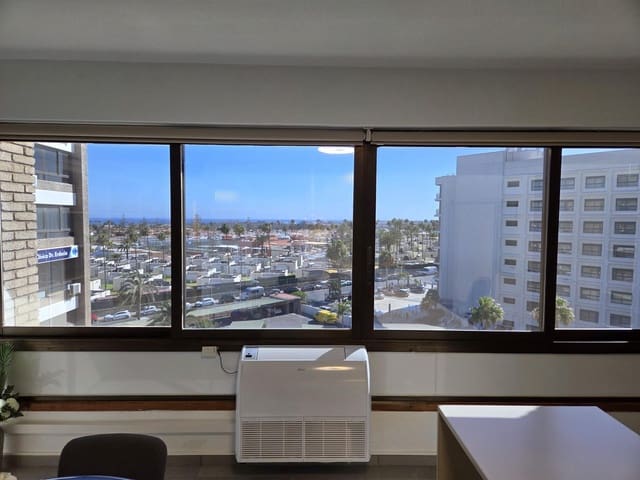 Kontor til leie i Playa del Inglés, San Bartolomé de Tirajana med garasje - € 1 100 (Ref: 9982979)