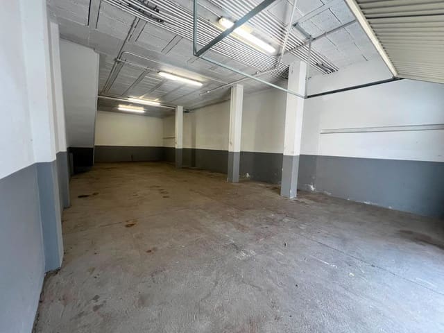 Gewerbe zu vermieten in San Bartolomé de Tirajana mit Garage - 950 € (Ref: 9994212)