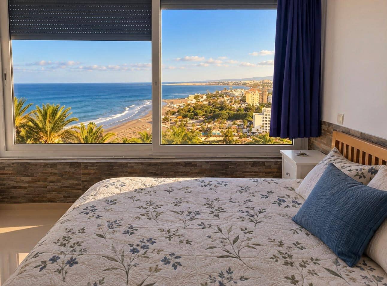 2 bedroom Bungalow for rent in San Bartolome de Tirajana with pool - € 1,200 (Ref: 9998802)