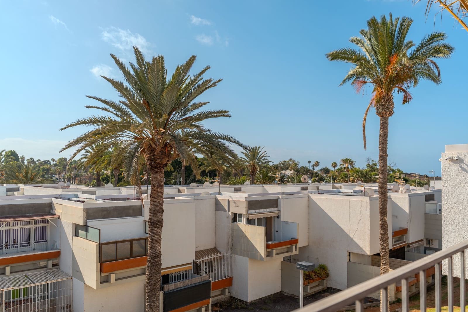 1 soverom Leilighet til salgs i Costa del Silencio med svømmebasseng garasje - € 219 000 (Ref: 10004983)