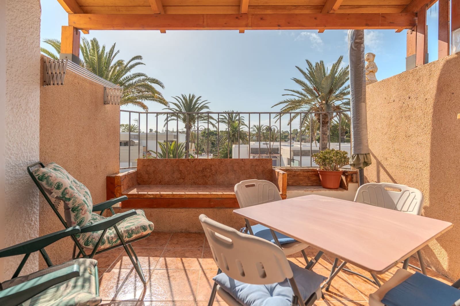 1 soverom Leilighet til salgs i Costa del Silencio med svømmebasseng garasje - € 219 000 (Ref: 10004983)