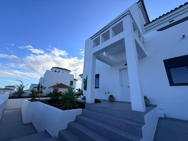 4 bedroom Villa for sale in Golf del Sur, San Miguel de Abona with pool garage - € 749,900 (Ref: 10012800)