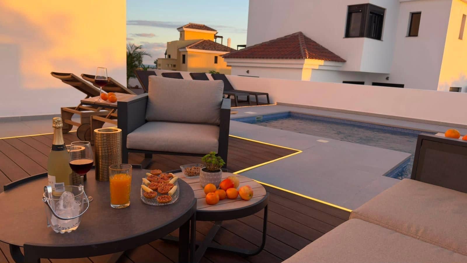 4 bedroom Villa for sale in Golf del Sur with pool garage - € 749,900 (Ref: 10012800)