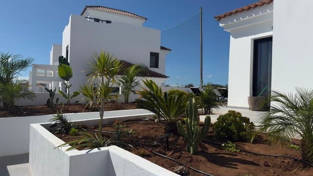 4 bedroom Villa for sale in Golf del Sur, San Miguel de Abona with pool garage - € 749,900 (Ref: 10012800)