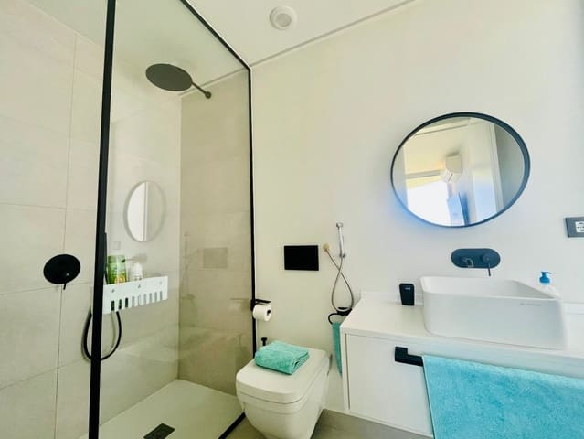 3 chambre Villa/Maison à vendre à Costa Adeje, Adeje avec piscine garage - 1 800 000 € (Ref: 10021954)