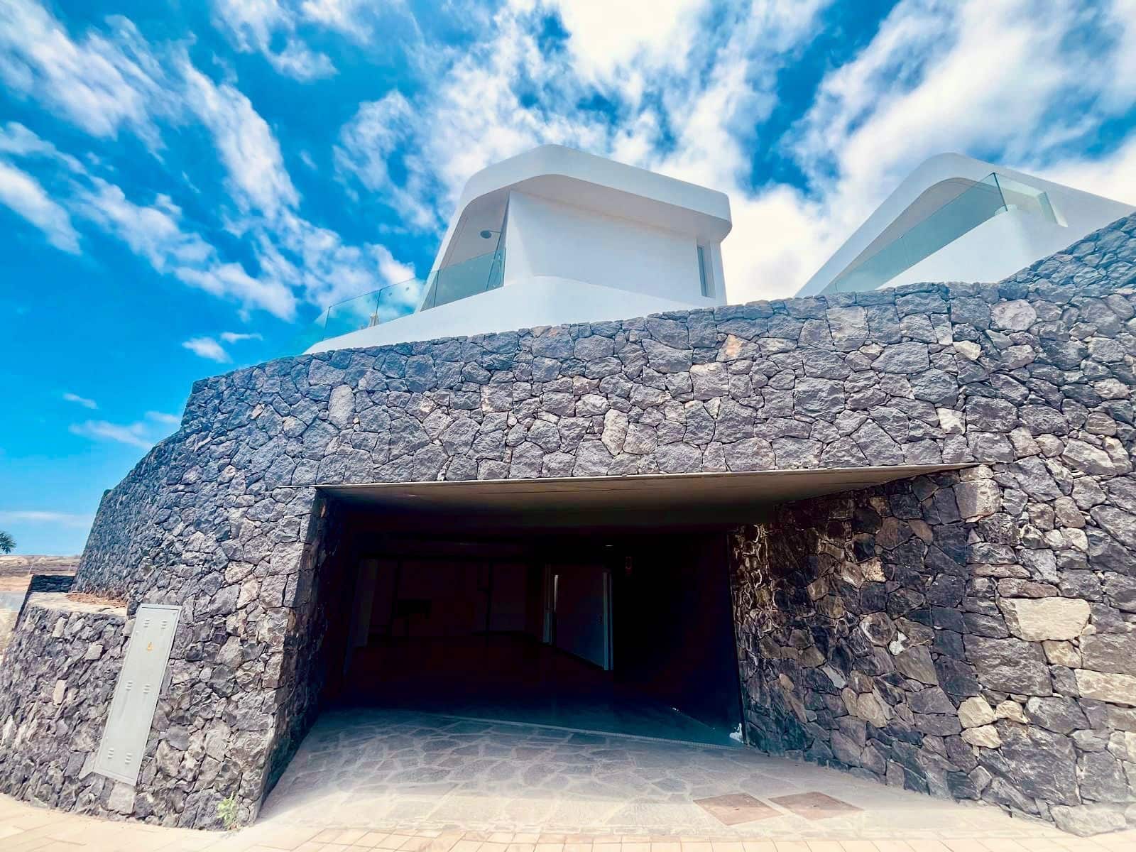 3 chambre Villa/Maison à vendre à Costa Adeje avec piscine garage - 1 800 000 € (Ref: 10021954)