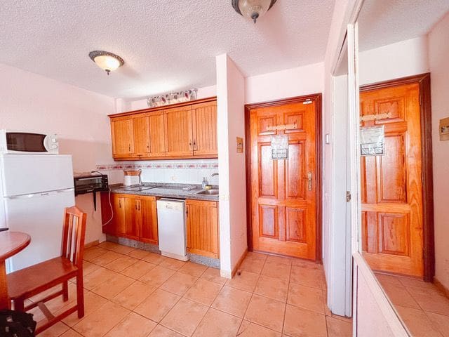 1 quarto Apartamento para venda em Playa de las Americas com piscina - 245 000 € (Ref: 10026709)