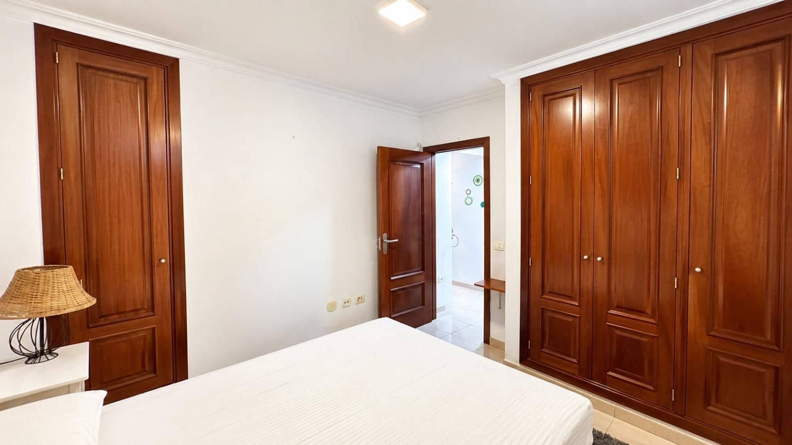 1 chambre Appartement à vendre à Los Cristianos avec piscine garage - 273 000 € (Ref: 10042479)