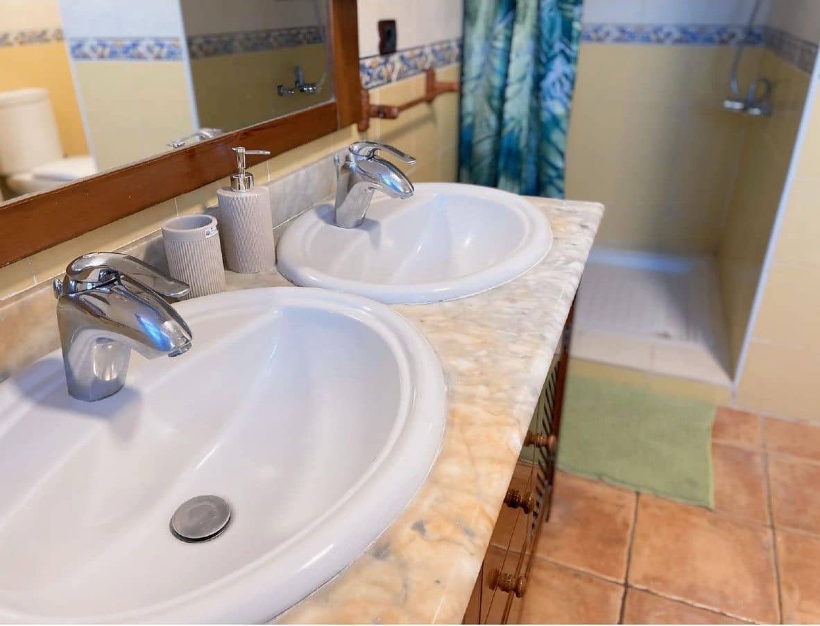 4 slaapkamer Villa te koop in El Sauzal met zwembad garage - € 590.000 (Ref: 10042480)