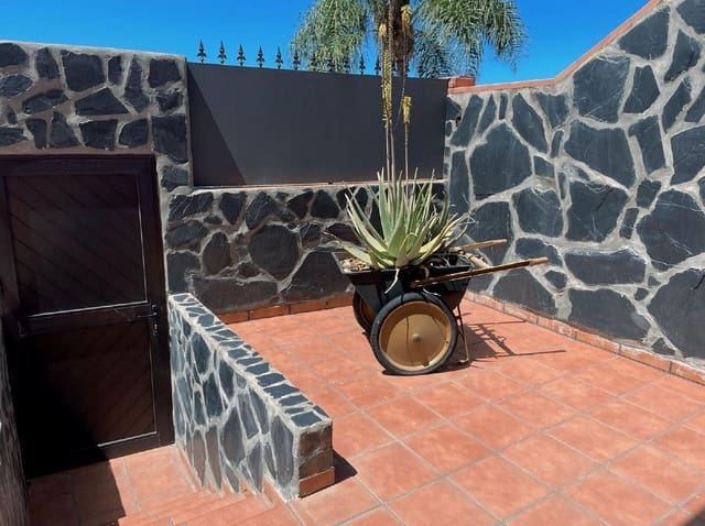 4 slaapkamer Villa te koop in El Sauzal met zwembad garage - € 590.000 (Ref: 10042480)