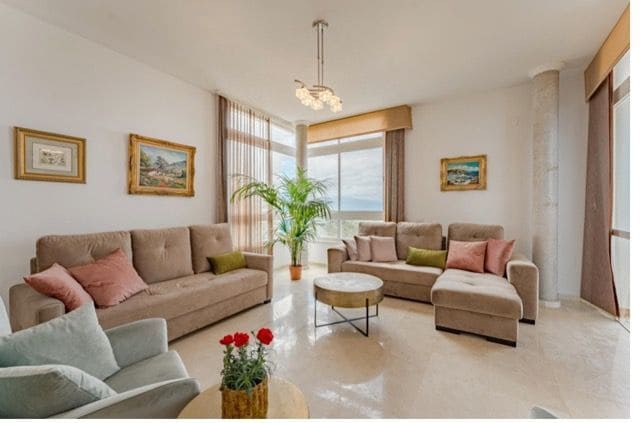 8 bedroom Villa for sale in El Sauzal with pool garage - € 2,800,000 (Ref: 10044440)