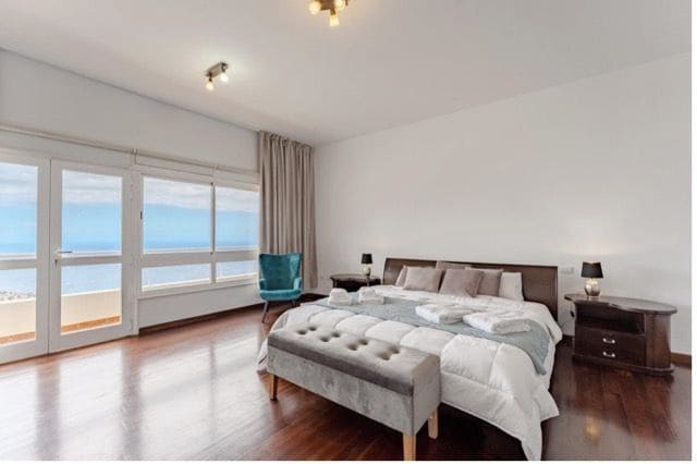 8 bedroom Villa for sale in El Sauzal with pool garage - € 2,800,000 (Ref: 10044440)