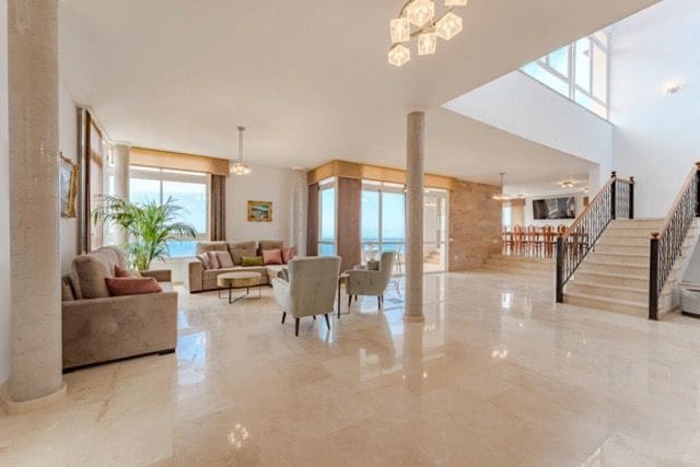 8 bedroom Villa for sale in El Sauzal with pool garage - € 2,800,000 (Ref: 10044440)
