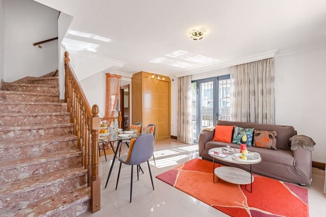 3 sovrum Semi-fristående Villa till salu i El Madroñal, Adeje med pool garage - 790 000 € (Ref: 10074886)