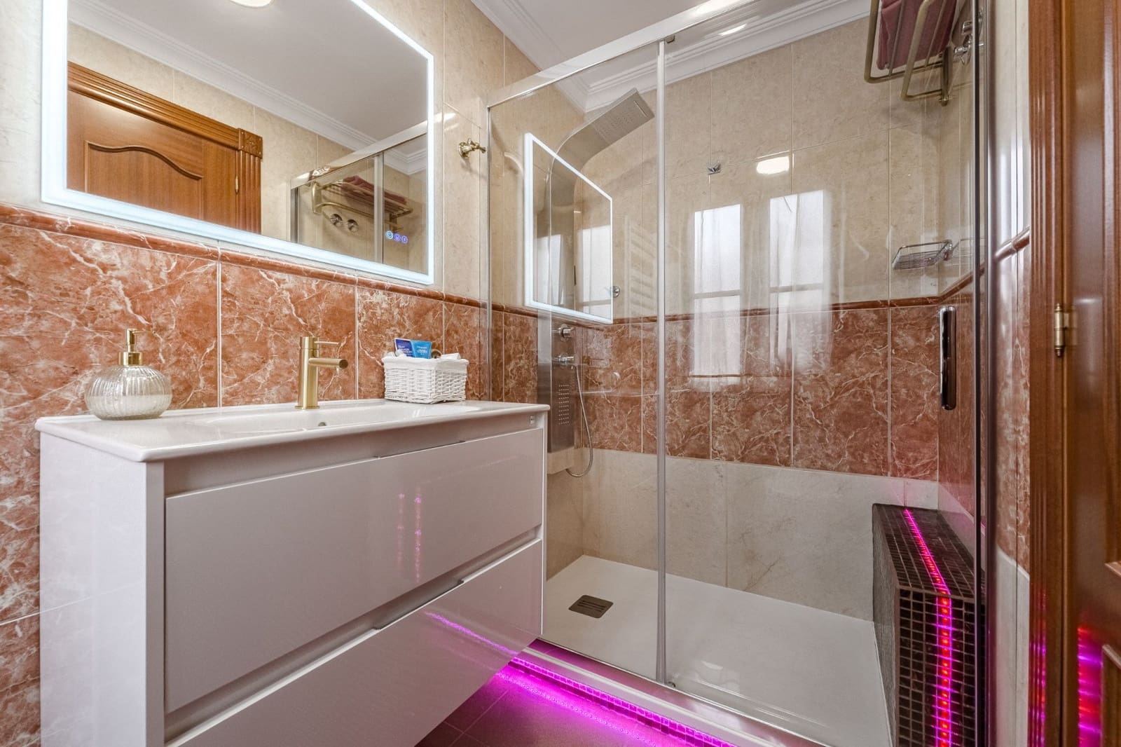 3 sovrum Semi-fristående Villa till salu i El Madronal med pool garage - 790 000 € (Ref: 10074886)