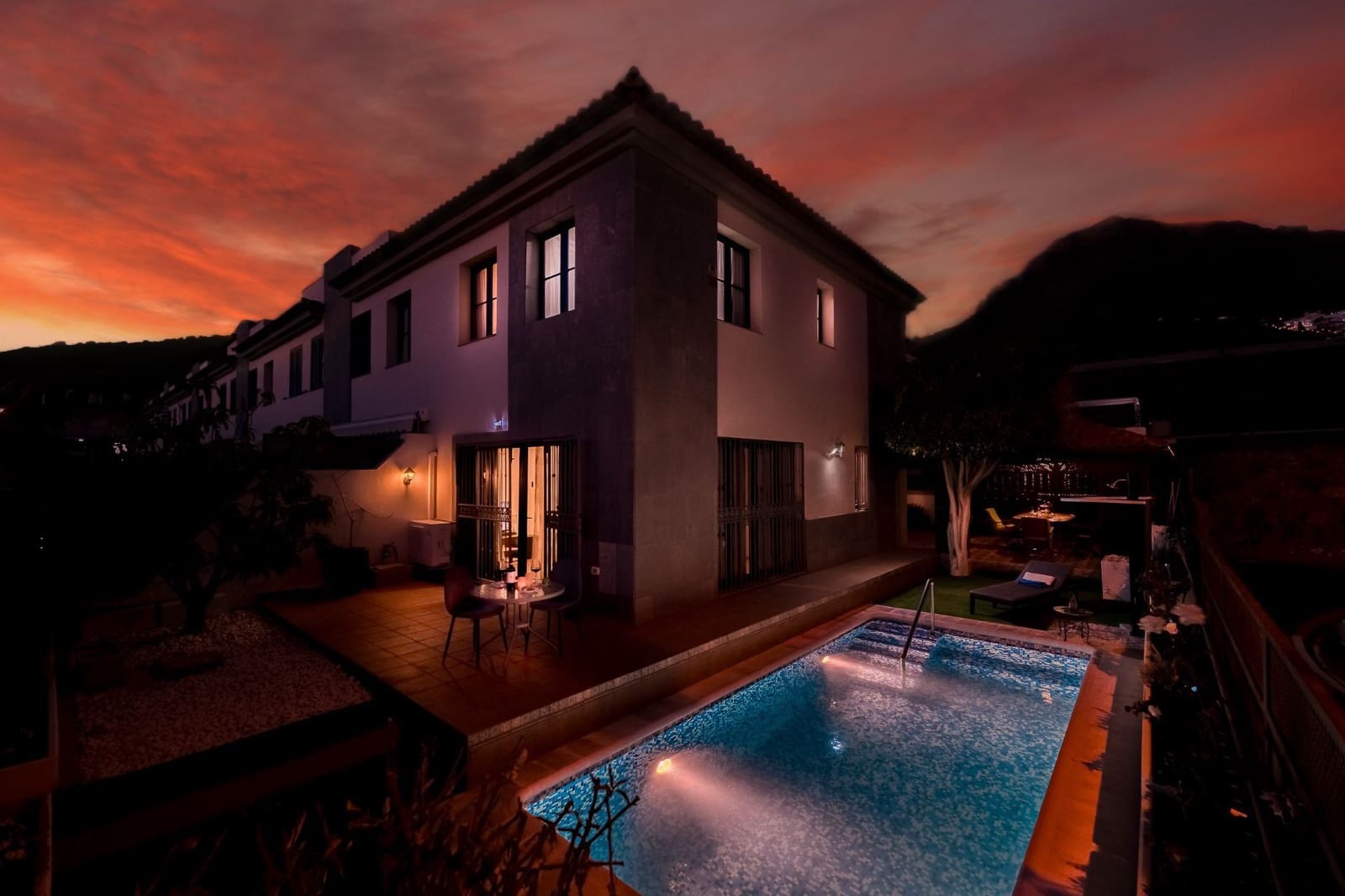 3 sovrum Semi-fristående Villa till salu i El Madronal med pool garage - 790 000 € (Ref: 10074886)