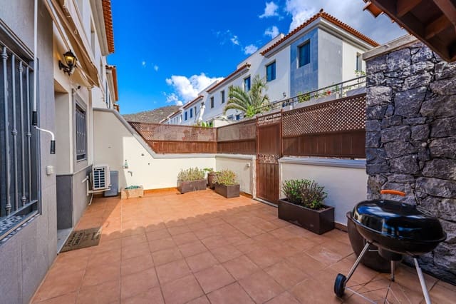3 sovrum Semi-fristående Villa till salu i El Madroñal, Adeje med pool garage - 790 000 € (Ref: 10074886)