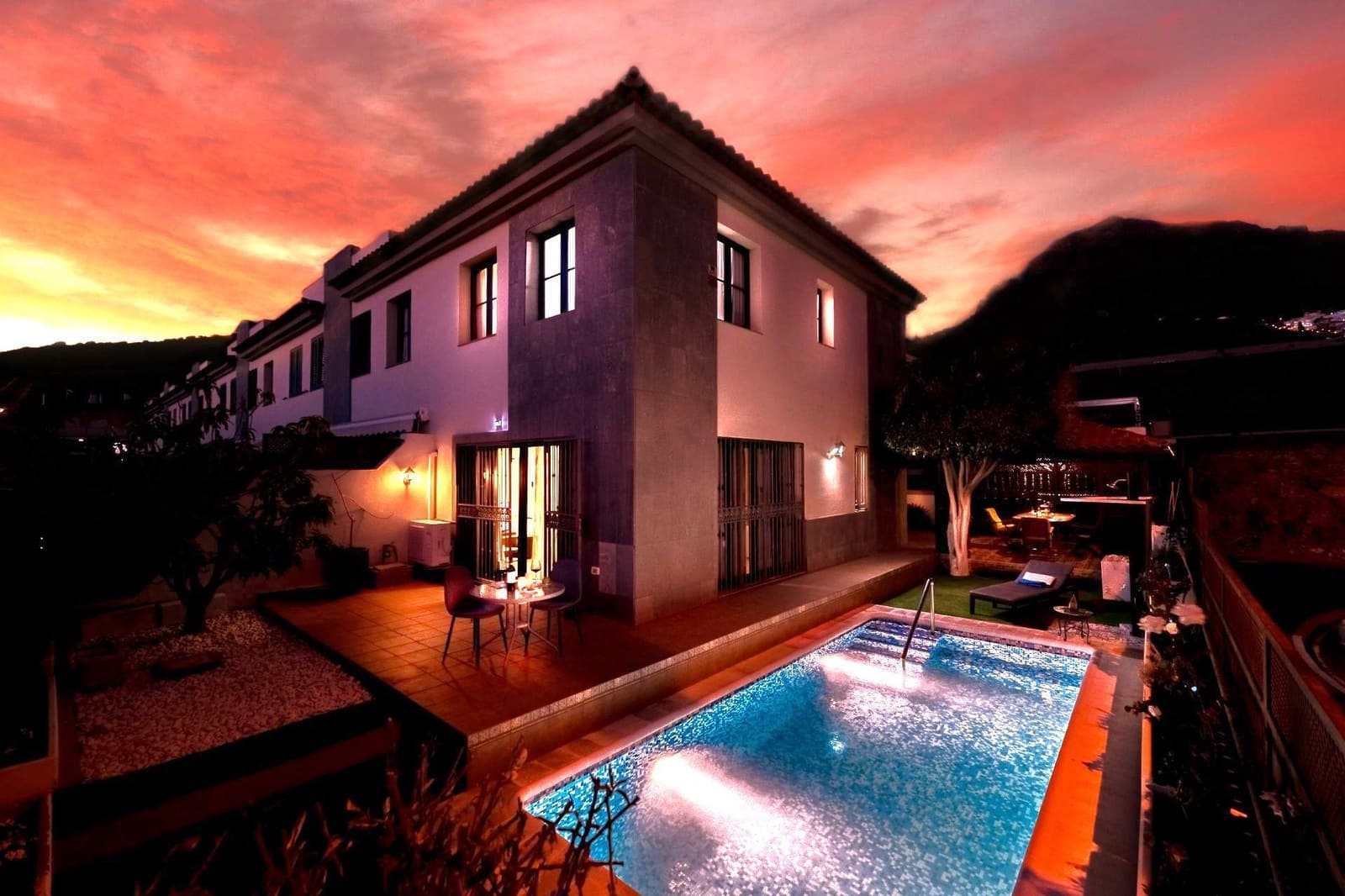 3 bedroom Semi-detached Villa for sale in El Madronal with pool garage - € 790,000 (Ref: 10074886)