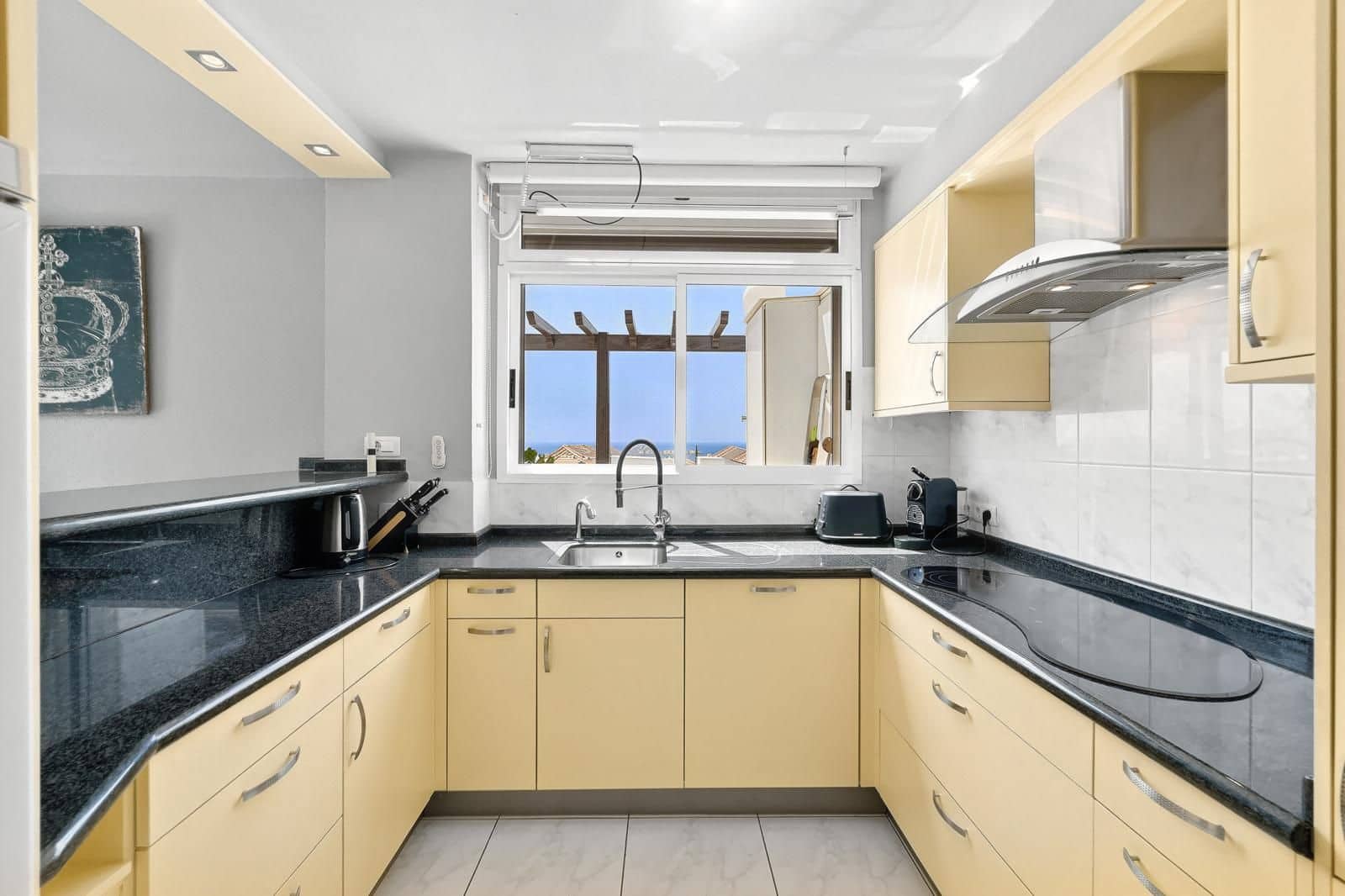 2 slaapkamer Penthouse te koop in Playa de las Americas met zwembad garage - € 1.480.000 (Ref: 10113554)