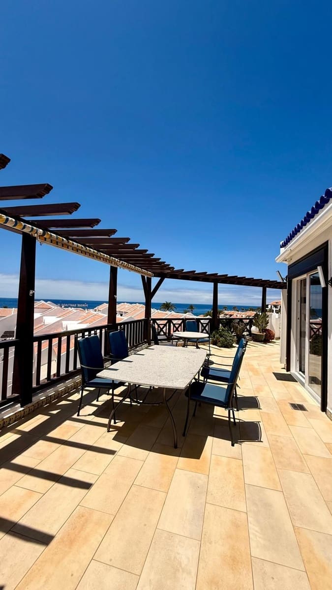 2 slaapkamer Penthouse te koop in Playa de las Americas met zwembad garage - € 1.480.000 (Ref: 10113554)