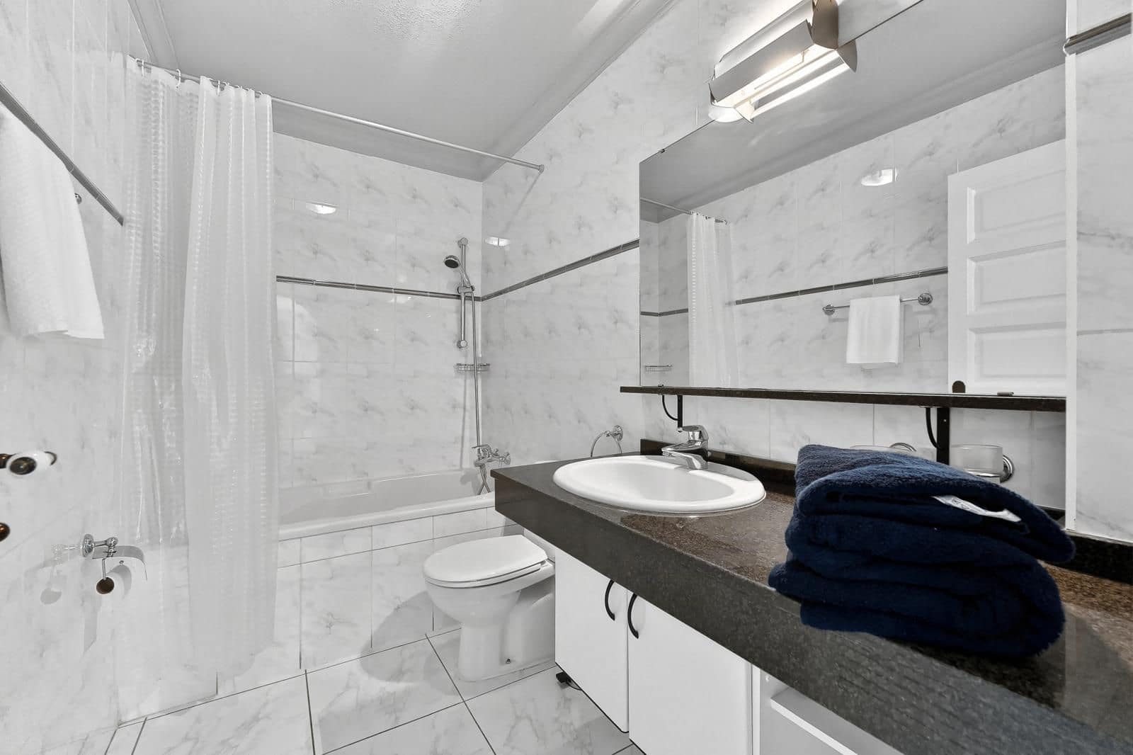 2 slaapkamer Penthouse te koop in Playa de las Americas met zwembad garage - € 1.480.000 (Ref: 10113554)
