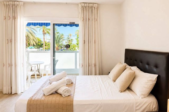 Appartement te koop in Playa de las Americas, Arona met zwembad - € 239.000 (Ref: 10113555)