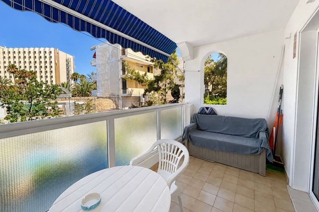 Appartement te koop in Playa de las Americas, Arona met zwembad - € 239.000 (Ref: 10113555)