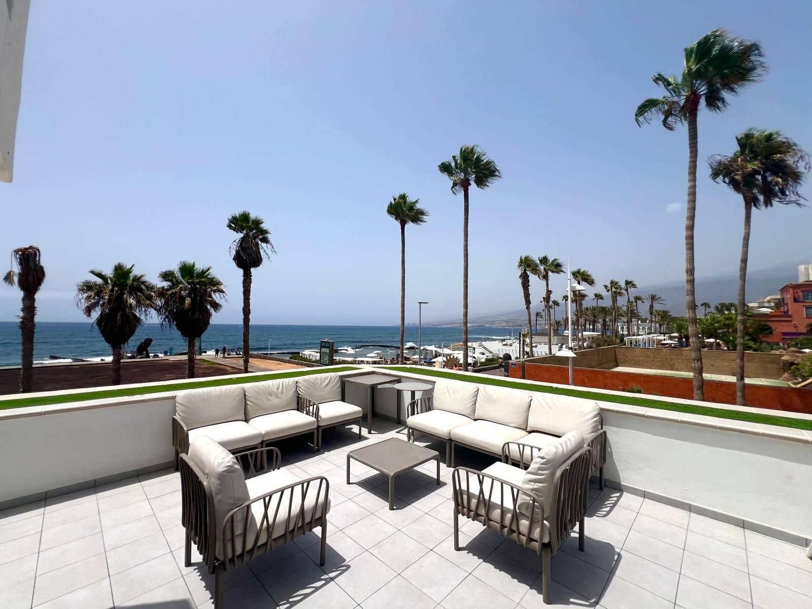 3 soverom Leilighet til salgs i Playa de las Americas med svømmebasseng - € 2 350 000 (Ref: 10118725)