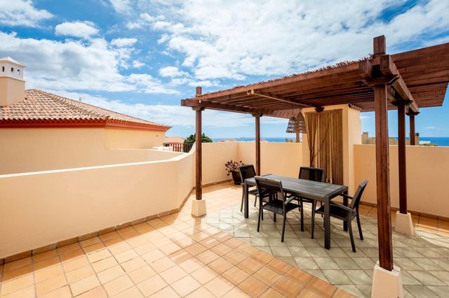 2 sovrum Hus till salu i Playa del Duque, Adeje med pool garage - 770 000 € (Ref: 10123392)