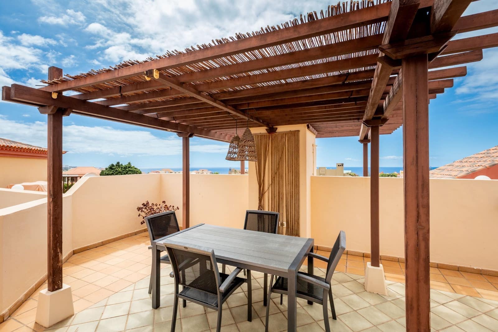 2 sovrum Hus till salu i Playa del Duque med pool garage - 770 000 € (Ref: 10123392)