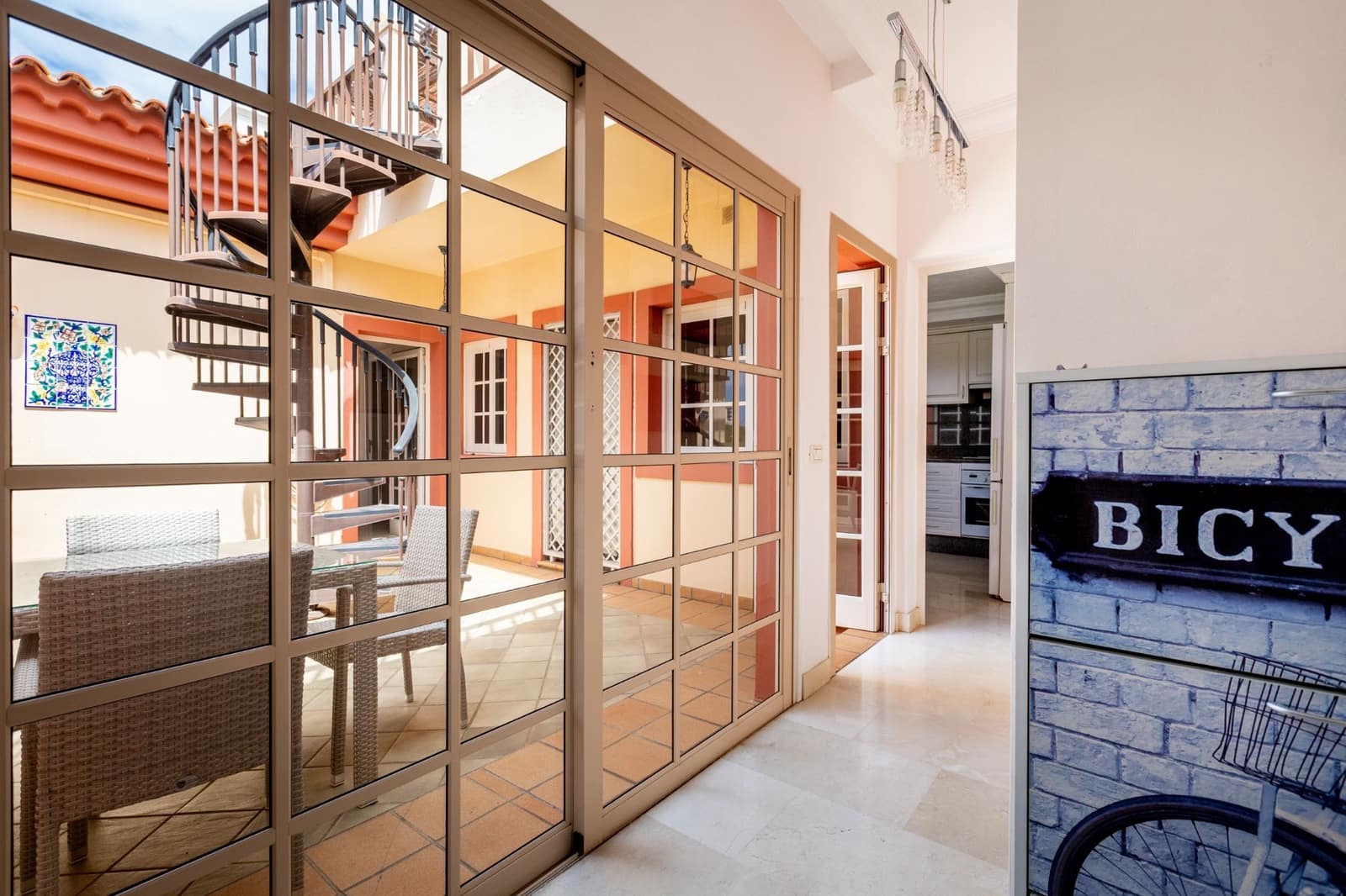 2 sovrum Hus till salu i Playa del Duque med pool garage - 770 000 € (Ref: 10123392)