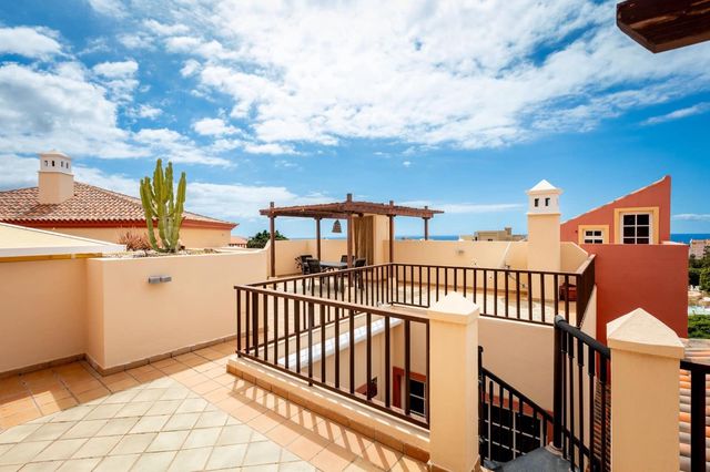 2 sovrum Hus till salu i Playa del Duque, Adeje med pool garage - 770 000 € (Ref: 10123392)