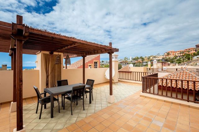 2 sovrum Hus till salu i Playa del Duque, Adeje med pool garage - 770 000 € (Ref: 10123392)