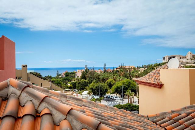 2 sovrum Hus till salu i Playa del Duque, Adeje med pool garage - 770 000 € (Ref: 10123392)