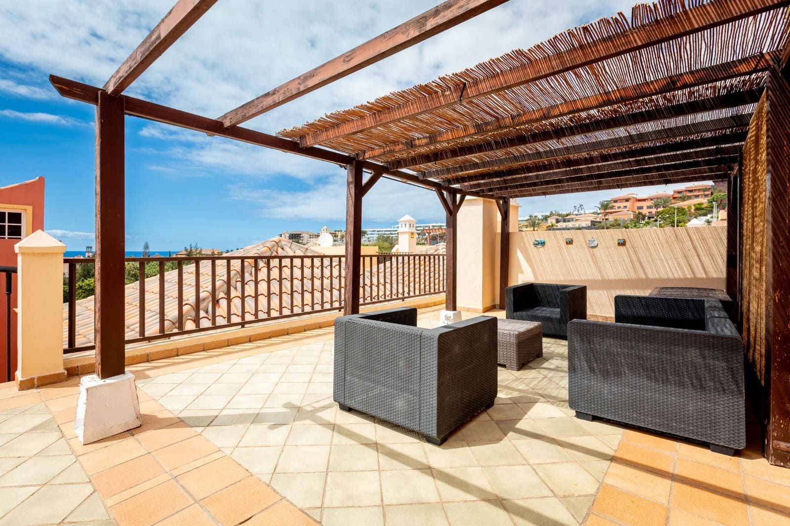 2 sovrum Hus till salu i Playa del Duque med pool garage - 770 000 € (Ref: 10123392)