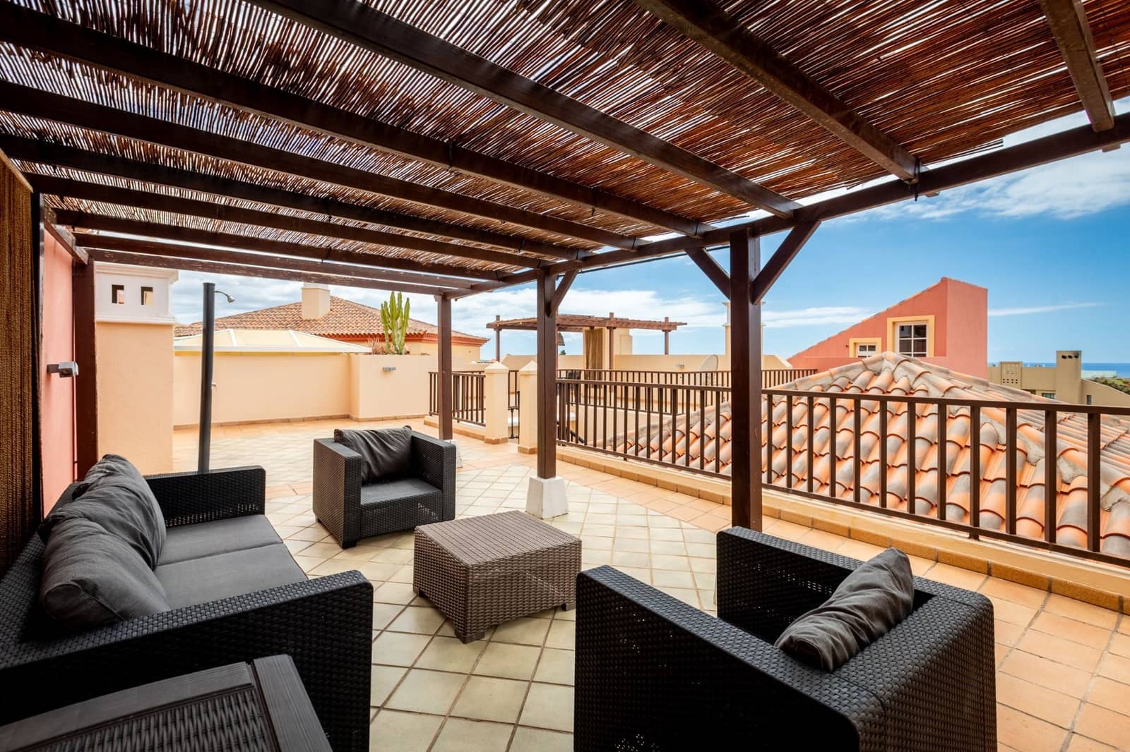 2 sovrum Hus till salu i Playa del Duque med pool garage - 770 000 € (Ref: 10123392)